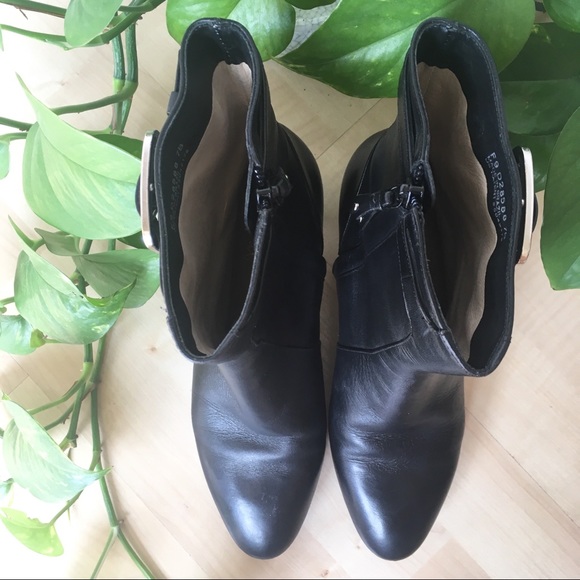 COLE HAAN Leather Point Toe Ankle Boot Black 7 - Picture 2 of 8